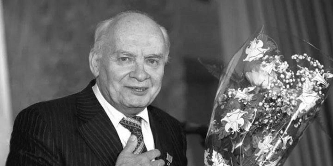 Третьяк о смерти поэта Добронравова: Песня Трус не играет в хоккей стала гимном всех хоккеистов. Он приезжал на Олимпиады, болел за нас