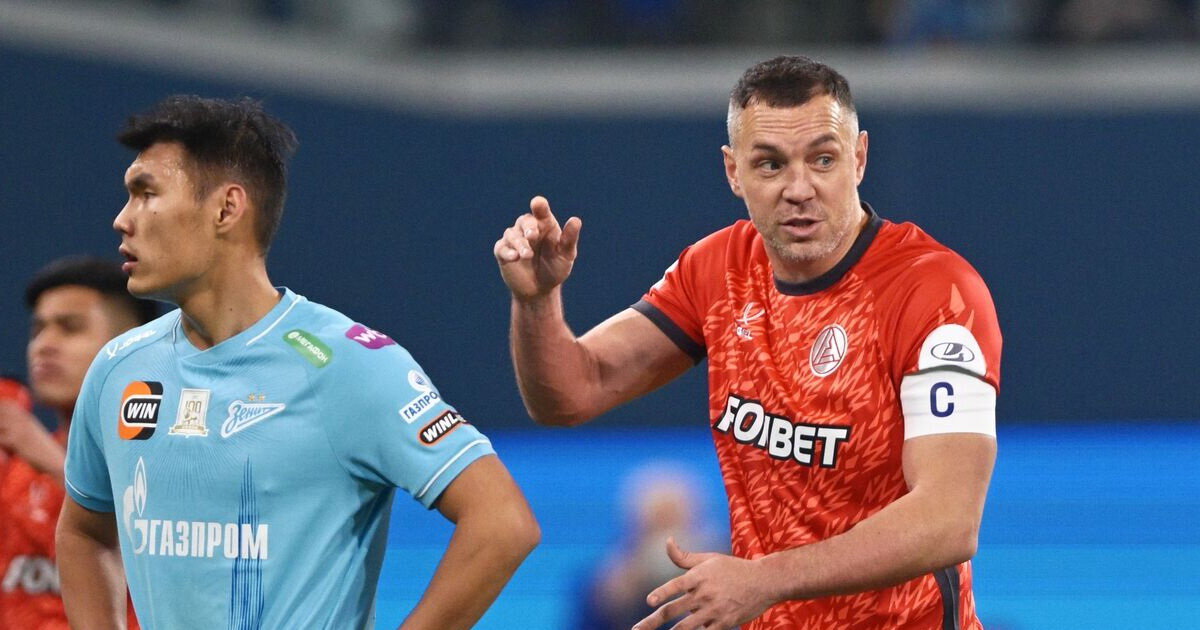 Артем Дзюба: Удаление Неделчару абсурдное. Маленького роста человек подлезает под руку, локоть даже не согнут. Семак считает иначе Ну понятно...