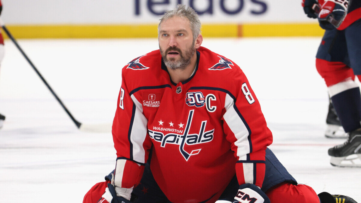 Мостовой об Овечкине: Когда вспоминаешь его, не только Россия, вся планета Земля должна переворачиваться. Его рекорд на наш век уже точно никто не побьет