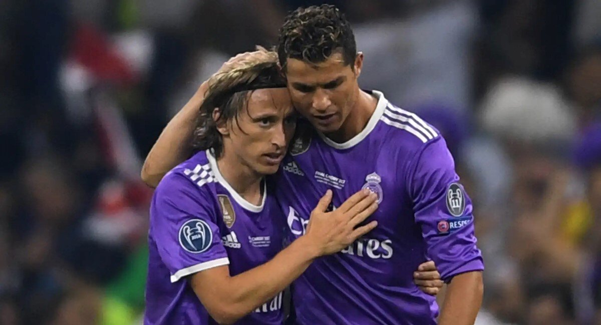 Роналду о вдохновляющих его спортсменах: Я вдохновляюсь самим собой. Джокович пример величия в спорте, Модрич в хорошей форме, Леброн, хотя у меня побольше волос, чем у него