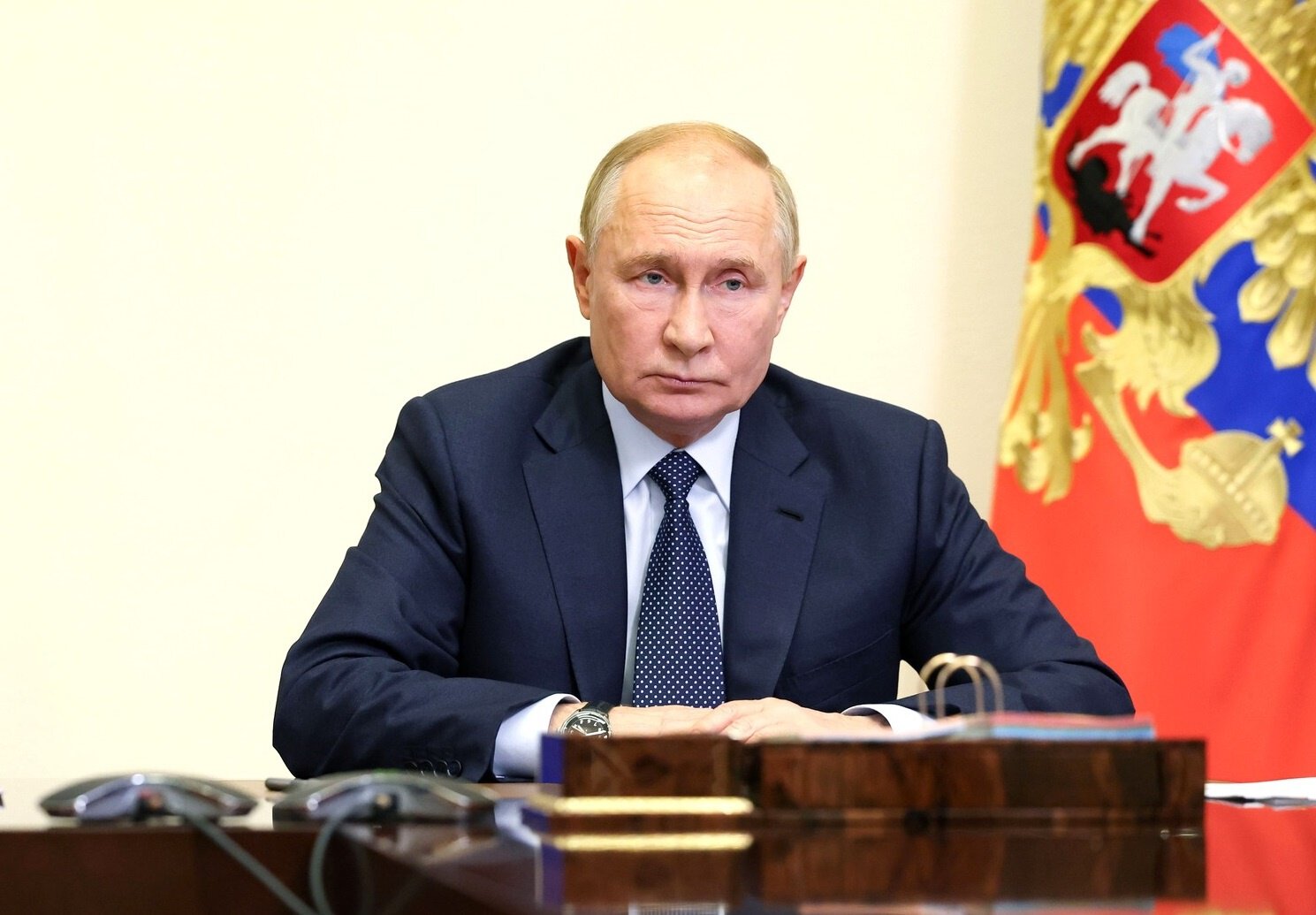 Александр Якушев: Горжусь, что Путин активно поддерживает спорт. Он встал на коньки в 58 лет и занимается по сей день