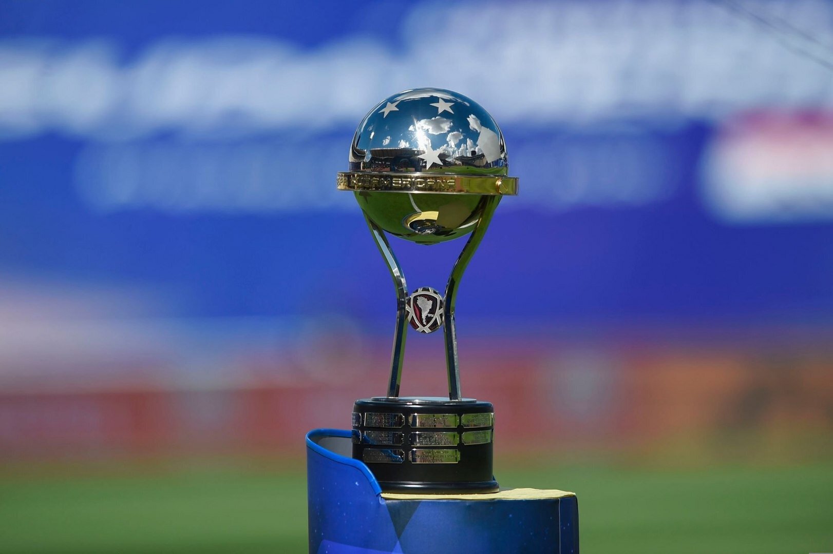 Копа Судамерикана. Финал. Атлетико Минейро Халка и Фукса уступил Ланусу по пенальти