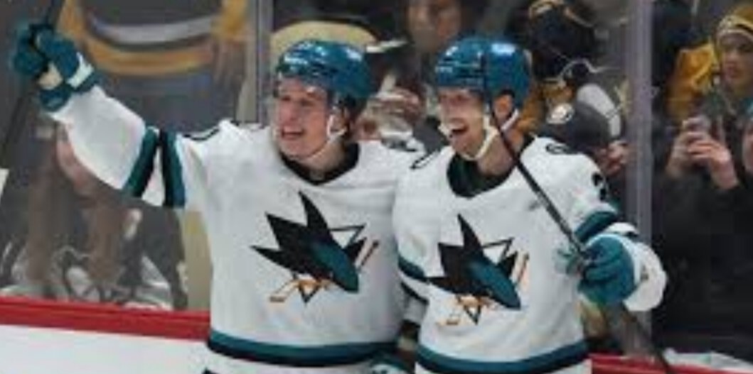 Сан-Хосе впервые в своей истории победил, отыграв дефицит в 4 шайбы в 3-м периоде 6:5 ОТ с Питтсбургом после 1:5. В НХЛ это 1-й такой камбэк с 2022 года