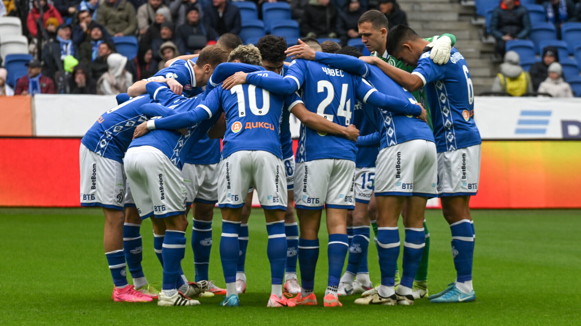 Динамо выиграло первый матч после ухода Карпина  у Махачкалы (3:0). До этого москвичи не побеждали в РПЛ 5 игр подряд