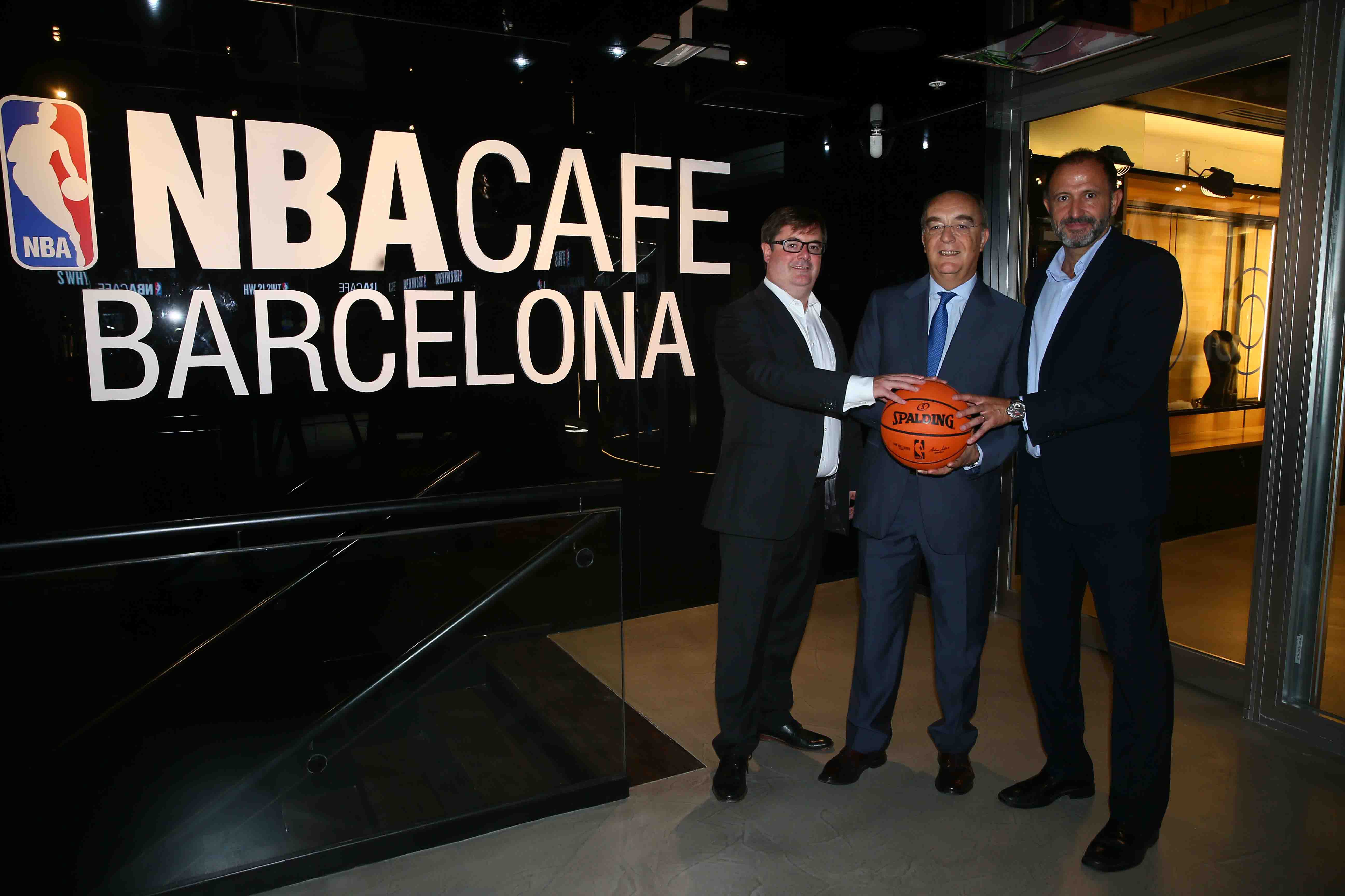 В Барселоне открылось первое в Европе кафе НБА