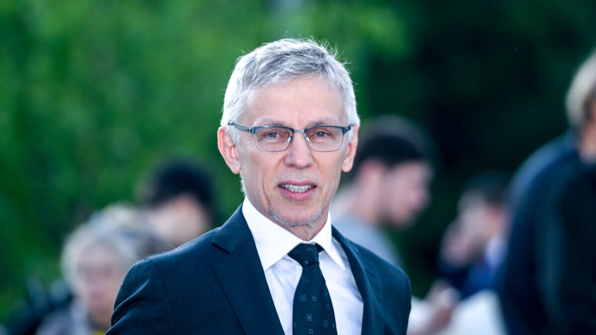 Ларионов о Боумэне: Мы постоянно на связи. Скотти жаловался, что ему трудно смотреть хоккей. Не нравится, что стало больше бей-беги  шайба не держится у игроков