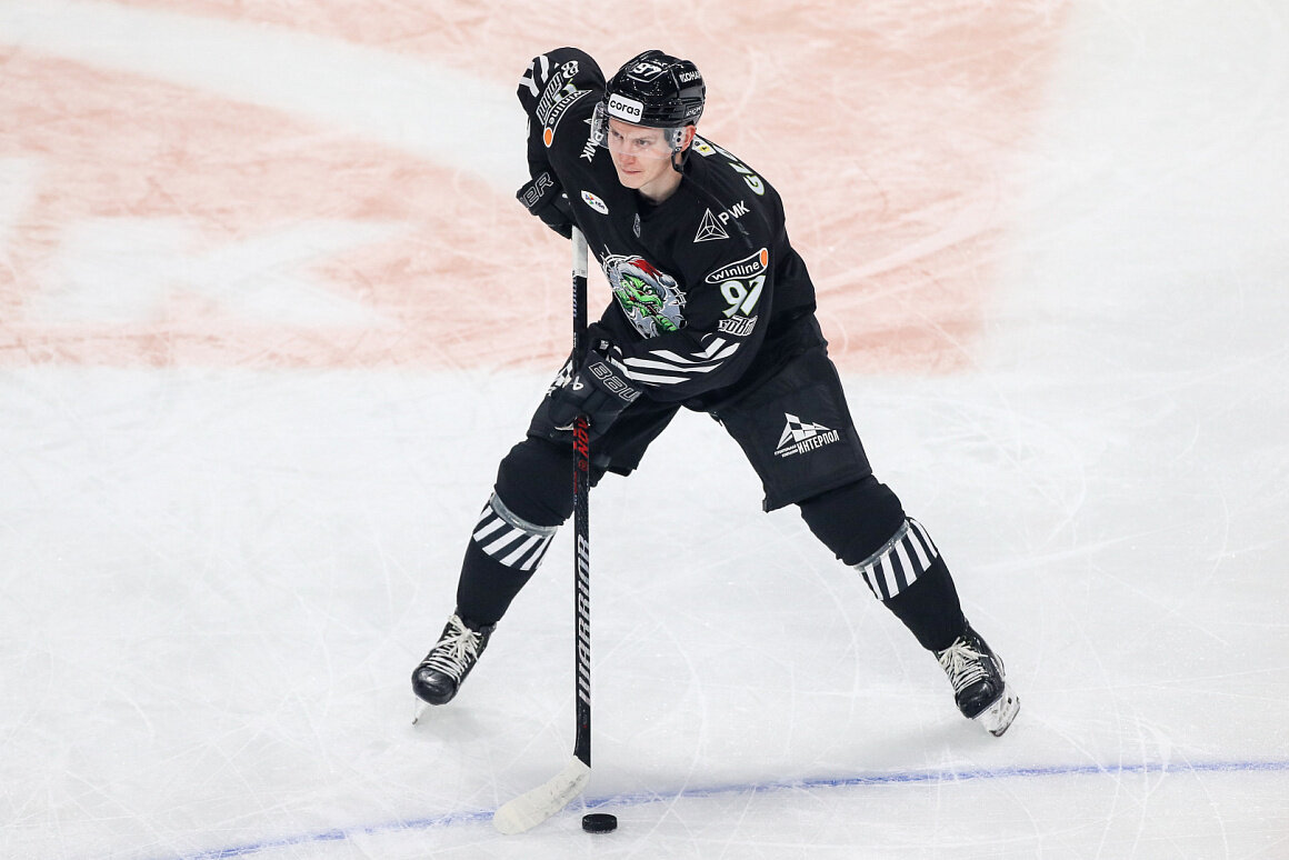 Ак Барс интересуется Глотовым. Казанцы хотят выменять форварда Трактора еще с прошлого сезона (Бизнес Online)