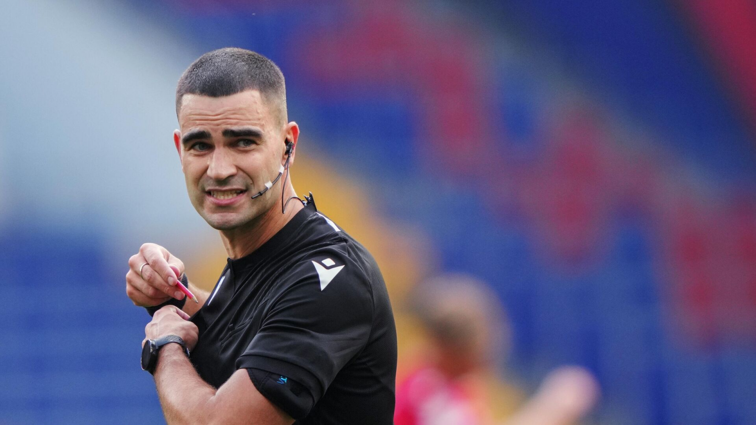 Судейство безобразное. Постоянно что-то придумывать  болезнь нашего судейского корпуса, Динамо больше всех страдает от этого. Лещенко о поражении москвичей от Ахмата