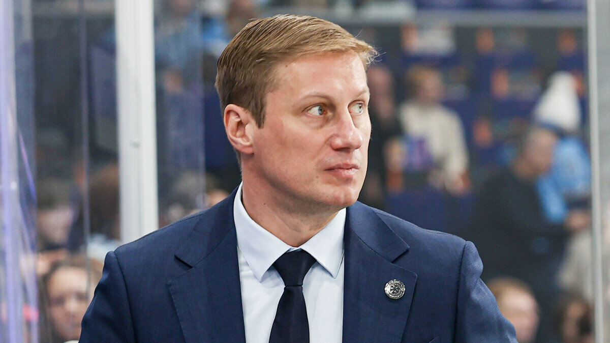 Тренер Сибири Люзенков о драках в игре с Шанхаем: Выплеснули эмоции, и пошли потасовки. Верю, что момент настанет, и наша бутылка шампанского взорвется, надо набраться терпения