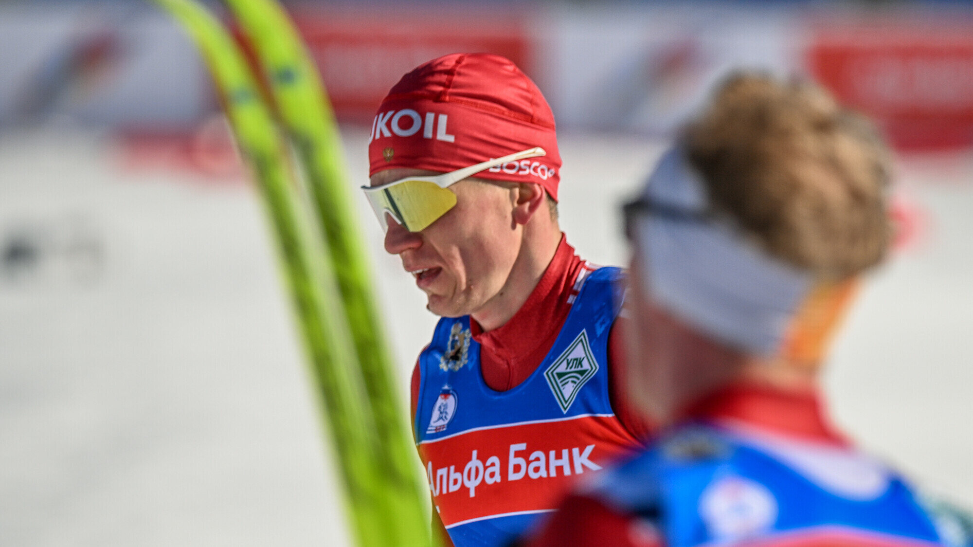 лыжные гонки скиатлон. горные лыжи. лыжи спорт. бывший лыжник. бывший лыжник.