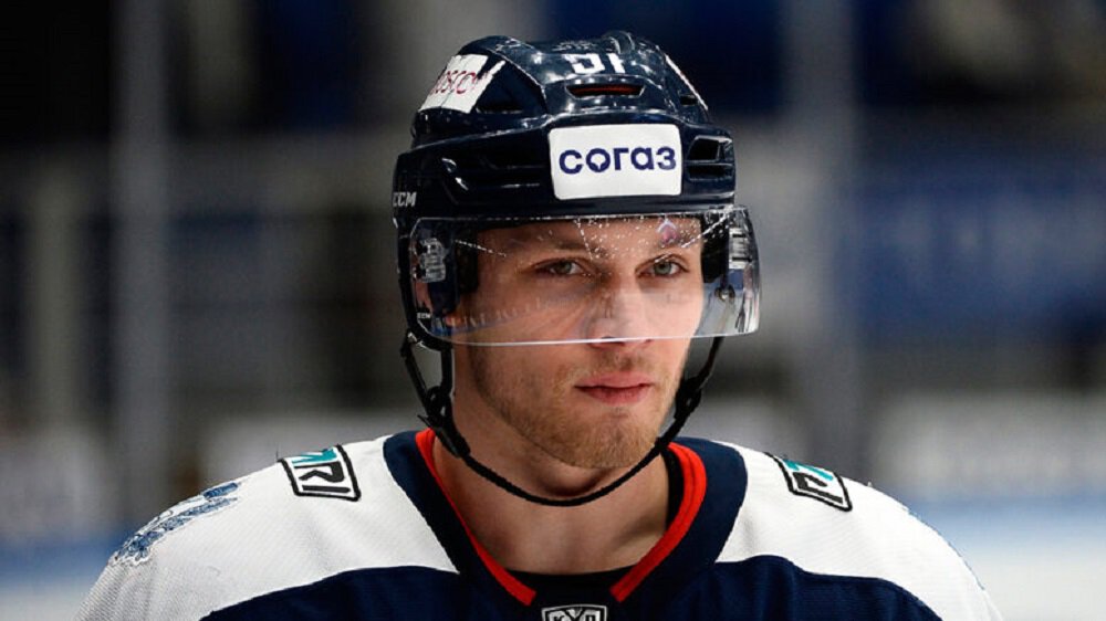 Коваленко дебютировал в НХЛ. Форвард Колорадо применил 4 силовых за 7:17 в 4-м матче серии с Виннипегом