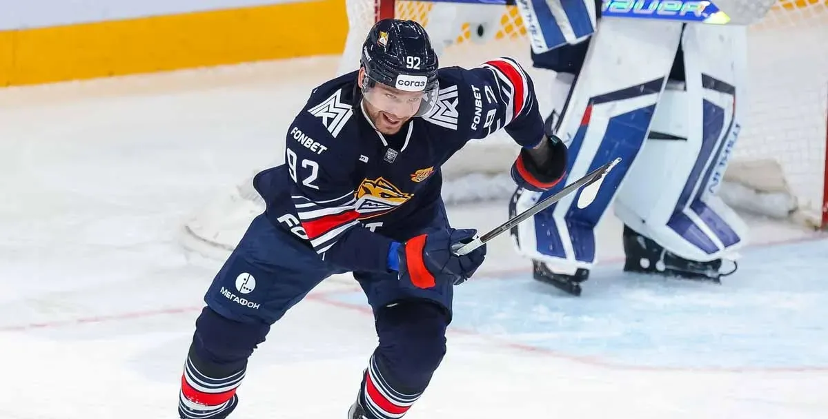 Разин о том, что Кузнецов не сыграл с Барысом: От него ждешь феерии, как от Ткачева, например. Женя пока незаметен