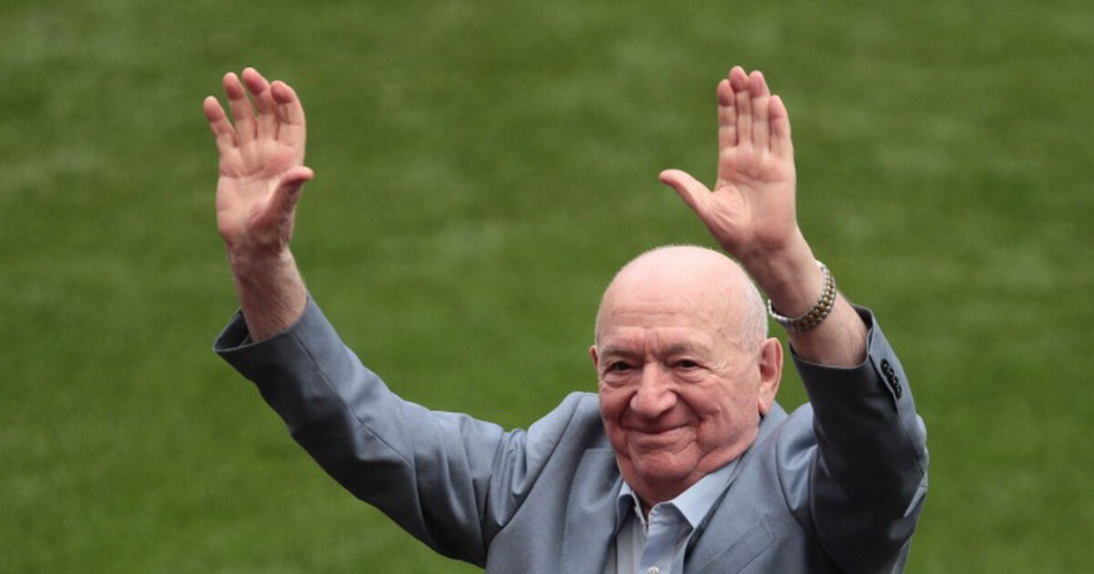 Дерби Спартак  Динамо начнется на 15 минут позже из-за лазерного шоу в память о Симоняне: Проекция на поле будет основана на архивных кадрах из жизни легендарного футболиста