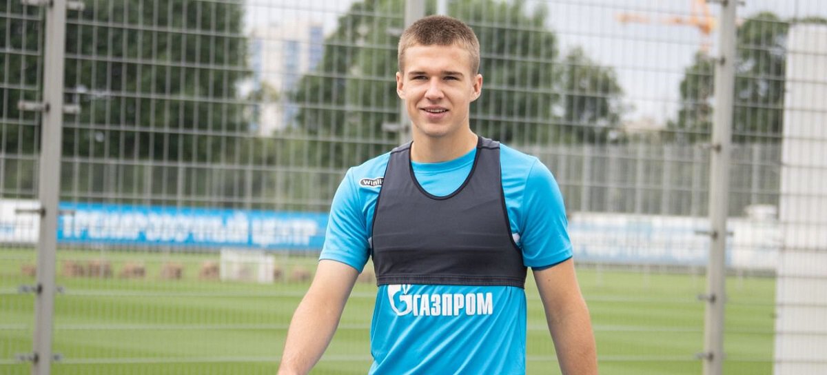 Зенит выкупил Михайлова у Пари НН и отправил в аренду в Оренбург