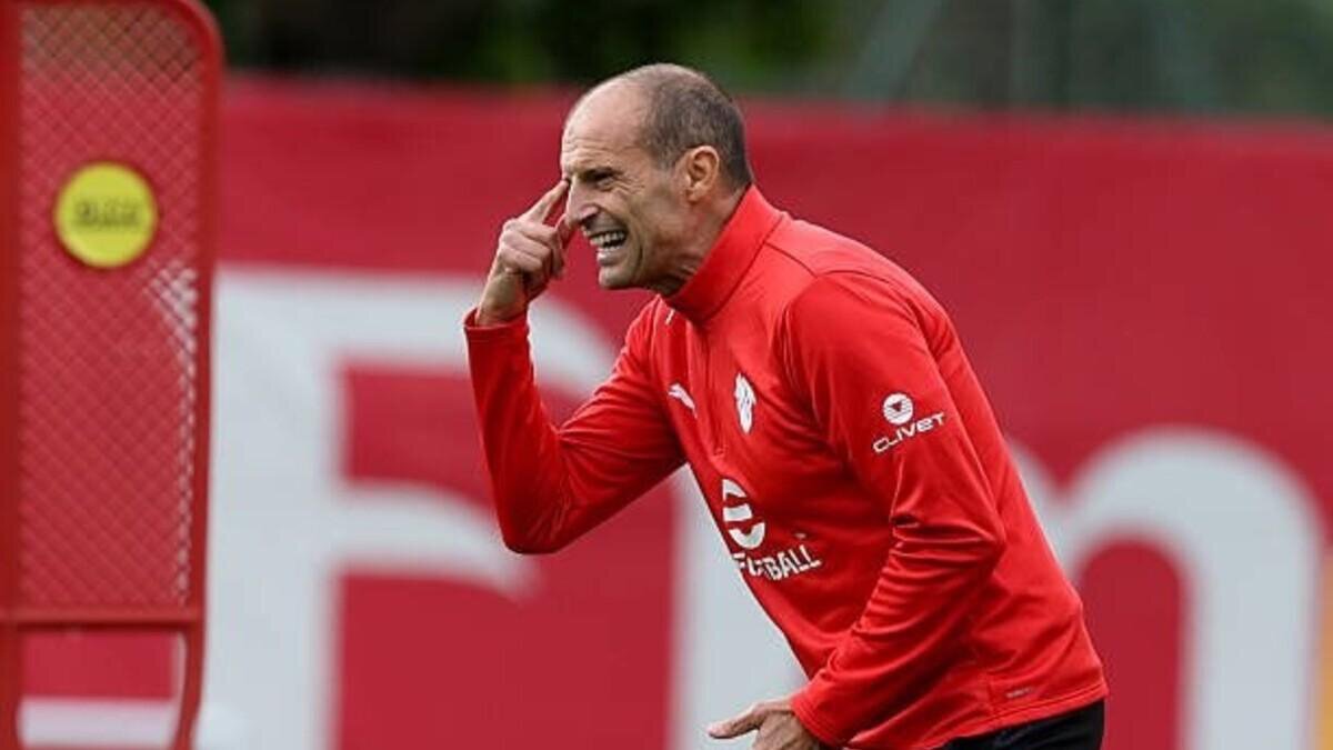 Милан дома не смог обыграть Сассуоло (2:2), пропустив на 77-й минуте