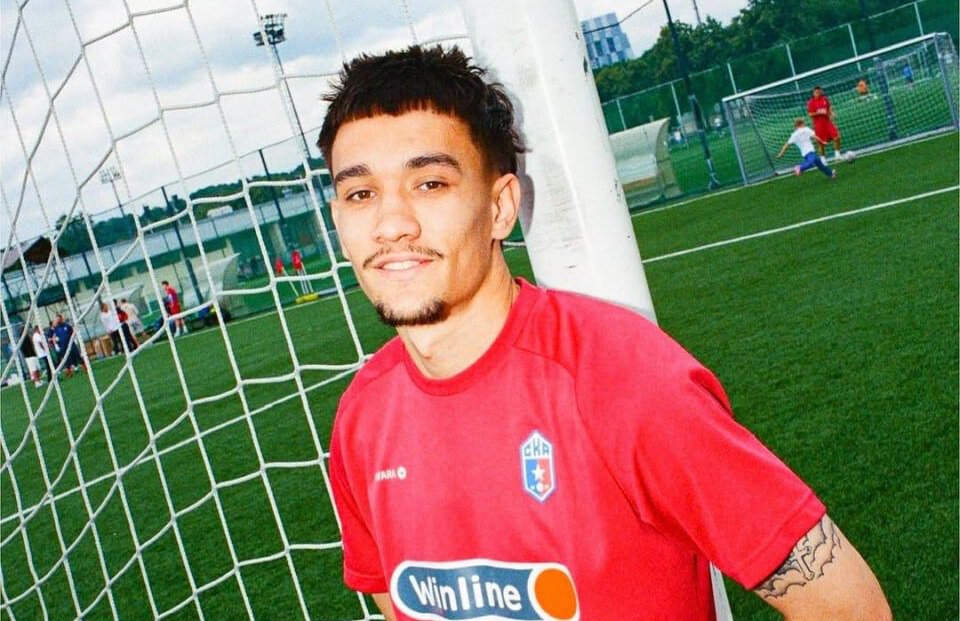 В Москве задержан футболист Закиев по подозрению в незаконном обороте наркотиков. Он думал, что перевозит ампулы с жизненно важным препаратом