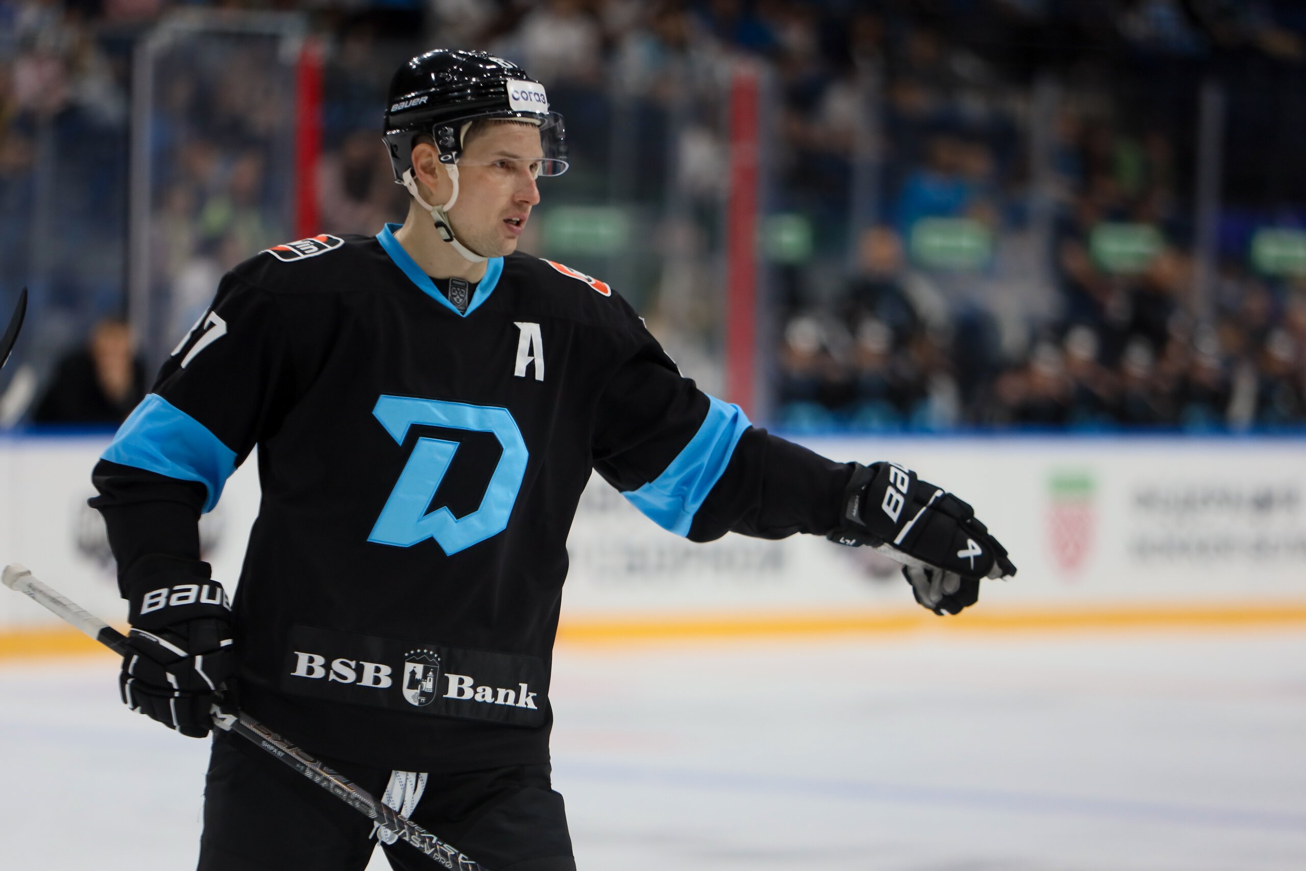 Шипачев набрал 991-е очко в КХЛ передача в матче против Северстали