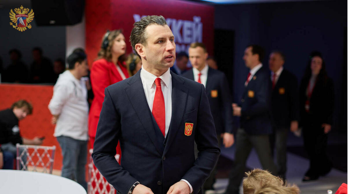 Кирилл Сафронов о Ротенберге: У него хорошие шансы возглавить сборную, когда Россию допустят на турниры. Не удивлюсь, если какой-либо клуб КХЛ его пригласит