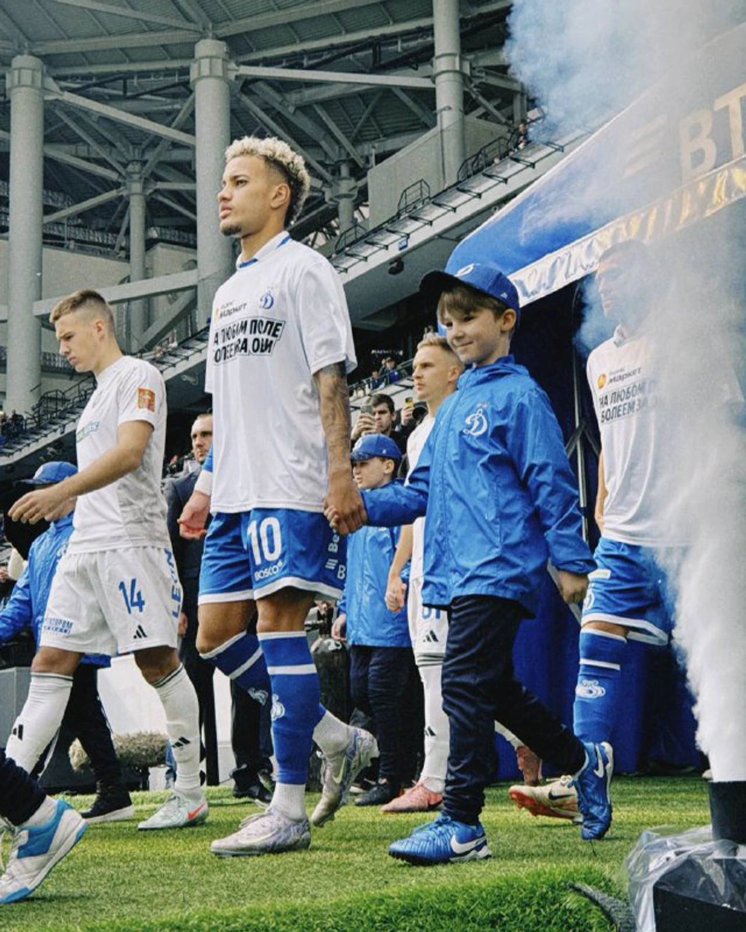 https://photobooth.cdn.sports.ru/preset/news/e/aa/948c979184d39b9e9ebae2f60de46.jpeg