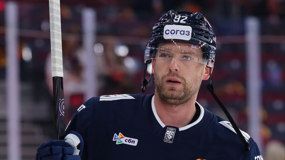 Бабаев опроверг возможный обмен Кузнецова в Спартак: Даже близко ничего не было. Люди хайпуют. К нему приехала семья, он вдохновлен. Вопросов по его форме не будет много работал