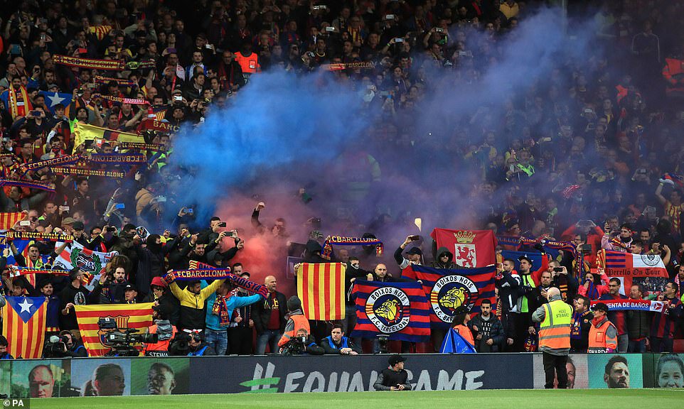 УЕФА оштрафовал Барсу на 32 тысячи евро за расизм болельщиков на матче с ПСЖ