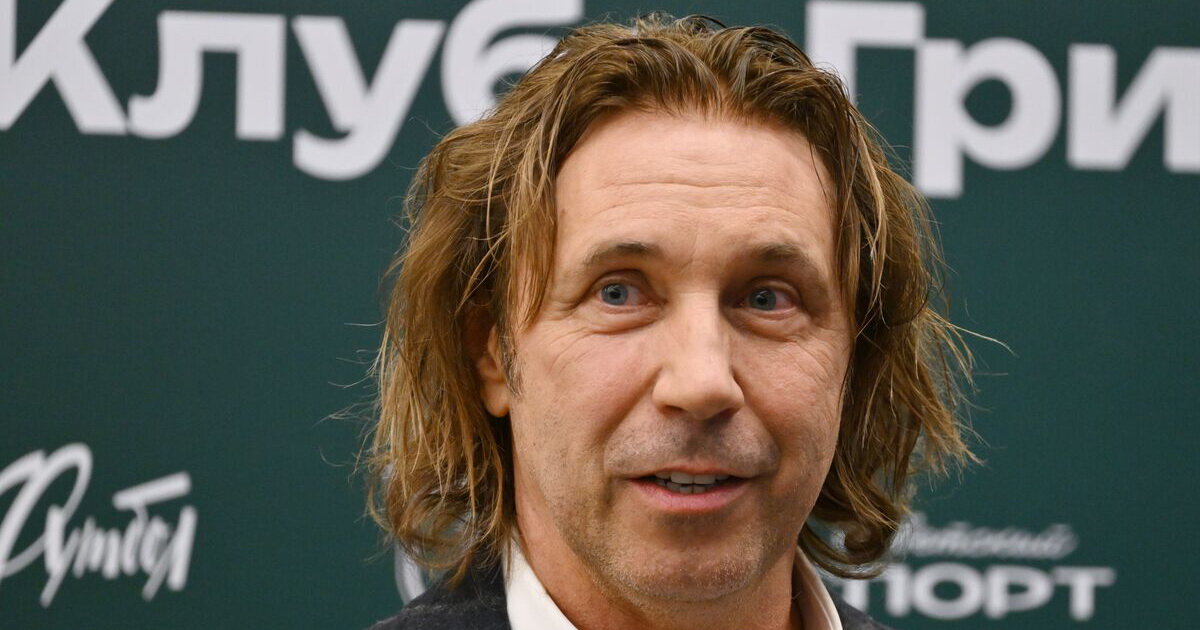 Александр Мостовой после поражения России от Чили: Не удивлен. Задайте вопрос тому, кто назначил Карпина и в сборную, и в Динамо. Нельзя усидеть сразу на двух стульях