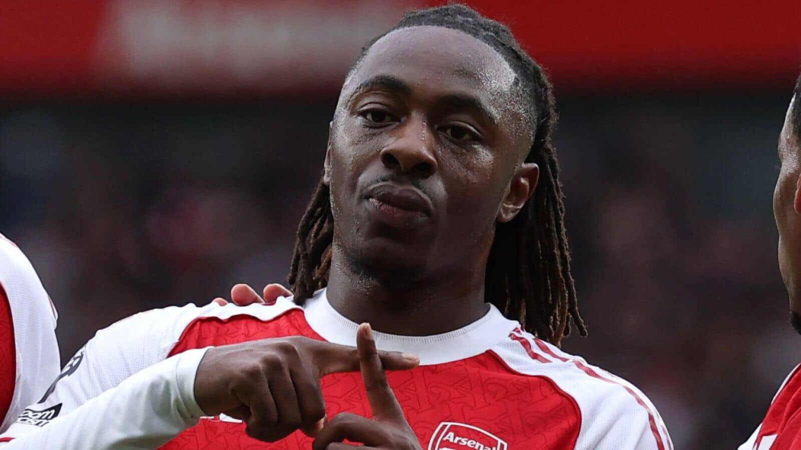 Эзе  автор 400-го хет-трика в истории АПЛ. У Арсенала больше всех игроков (23) с 3 голами в матче