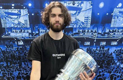 Кирилл «Boombl4» Михайлов, Денис «Electronic» Шарипов, Владислав «nafany» Горшков, Даниил «Zeus» Тесленко, Кирилл «ANGE1» Карасев, Леонид «Chopper» Вишняков, Джами «Jame» Али, Опросы