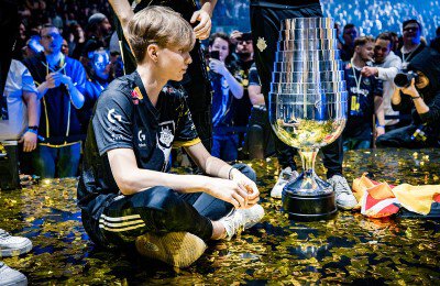 Денис «Electronic» Шарипов, Каспер «Cadian» Меллер, Никола «NiKo» Ковач, Илья «m0NESY» Осипов, Данил «donk» Крышковец, Николай «Device» Ридтц, Дмитрий «Sh1ro» Соколов, Опросы, Борис «magixx» Воробьев, Александр «S1mple» Костылев, Тимур «FL4MUS» Марьев