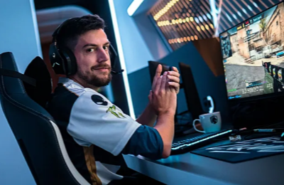 Дмитрий «hooch» Богданов, Эрик «adreN»Хоаг, Опросы, Сергей «hally» Шаваев, Якуб «kuben» Гурчиньски, Дэнни «zonic» Соренсен, Ээту «sAw» Саха, Вилтон «zews» Прадо, Андрей «B1ad3» Городенский, Роберт «Robban» Дальстрем, Реми «XTQZZZ» Квоньям