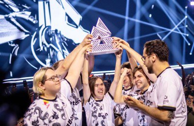 MOUZ, Virtus.pro, Falcons Esport, NAVI, G2 Esports, Опросы, Faze Clan, Team Spirit, Team Liquid, Team Vitality