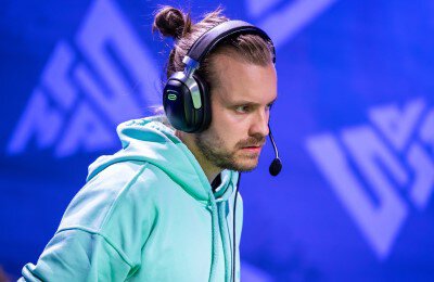 Мирослав «Mira» Колпаков, Язид «YapzOr» Жарадат, Андреас Франк «Cr1t-» Нильсен, Мартин «Saksa» Саздов, Сюй «fy» Линьсэнь, Чжао «XinQ» Цзысин, Опросы, Виталий «Save-» Мельник, Марун «GH» Мерхей, Самуэль «Boxi» Сван, Йессе «JerAx» Вайникка, Саппорт