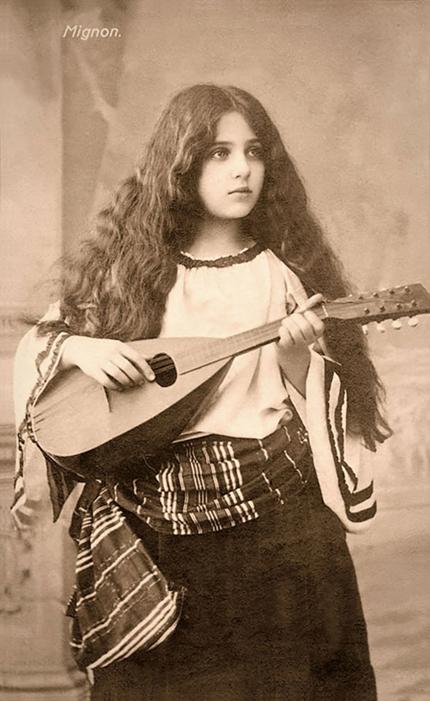 Women’s Beauty 100 Years Ago In Vintage Postcards