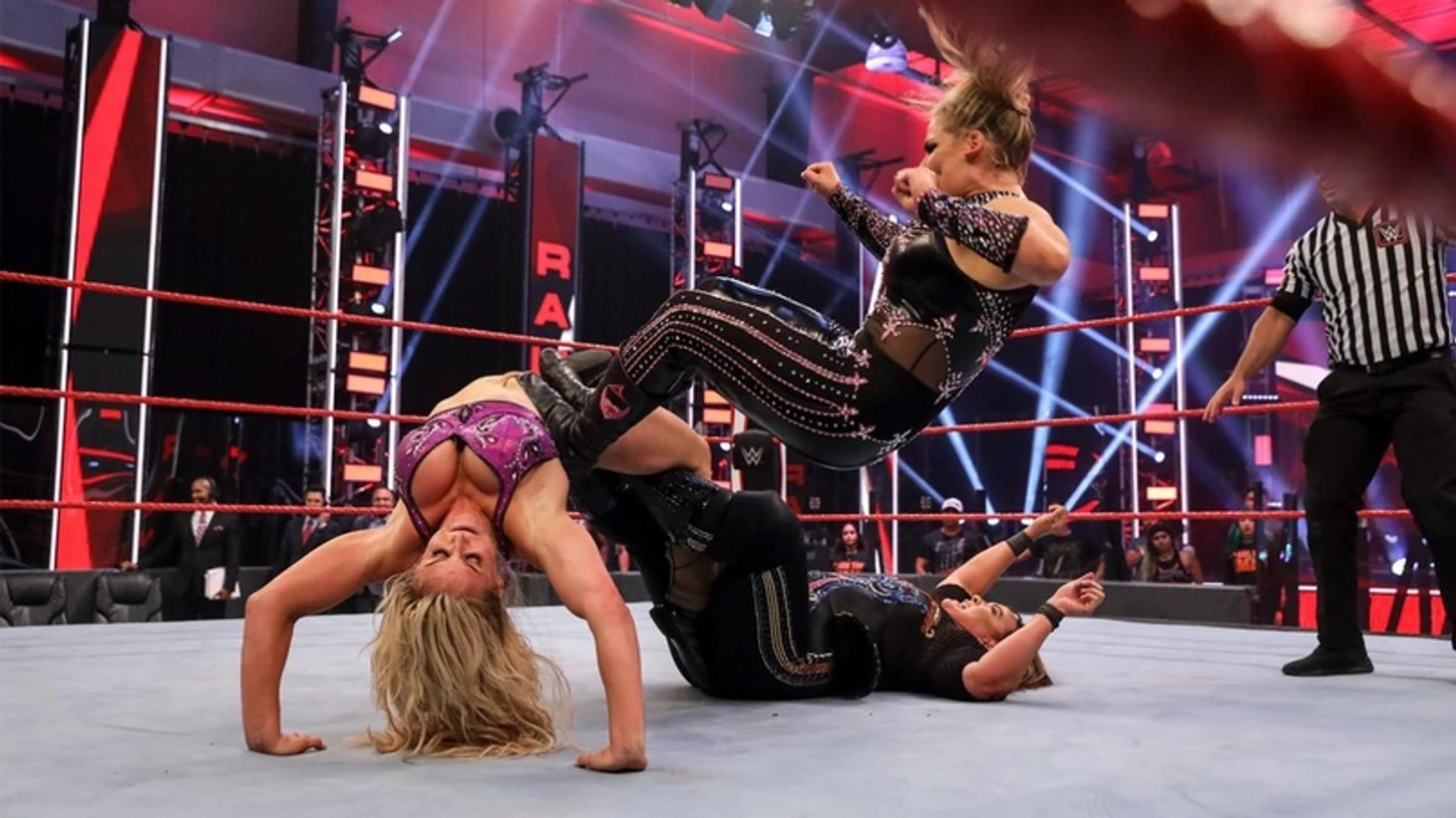 Обзор WWE Monday Night RAW 25.05.2020, изображение №20