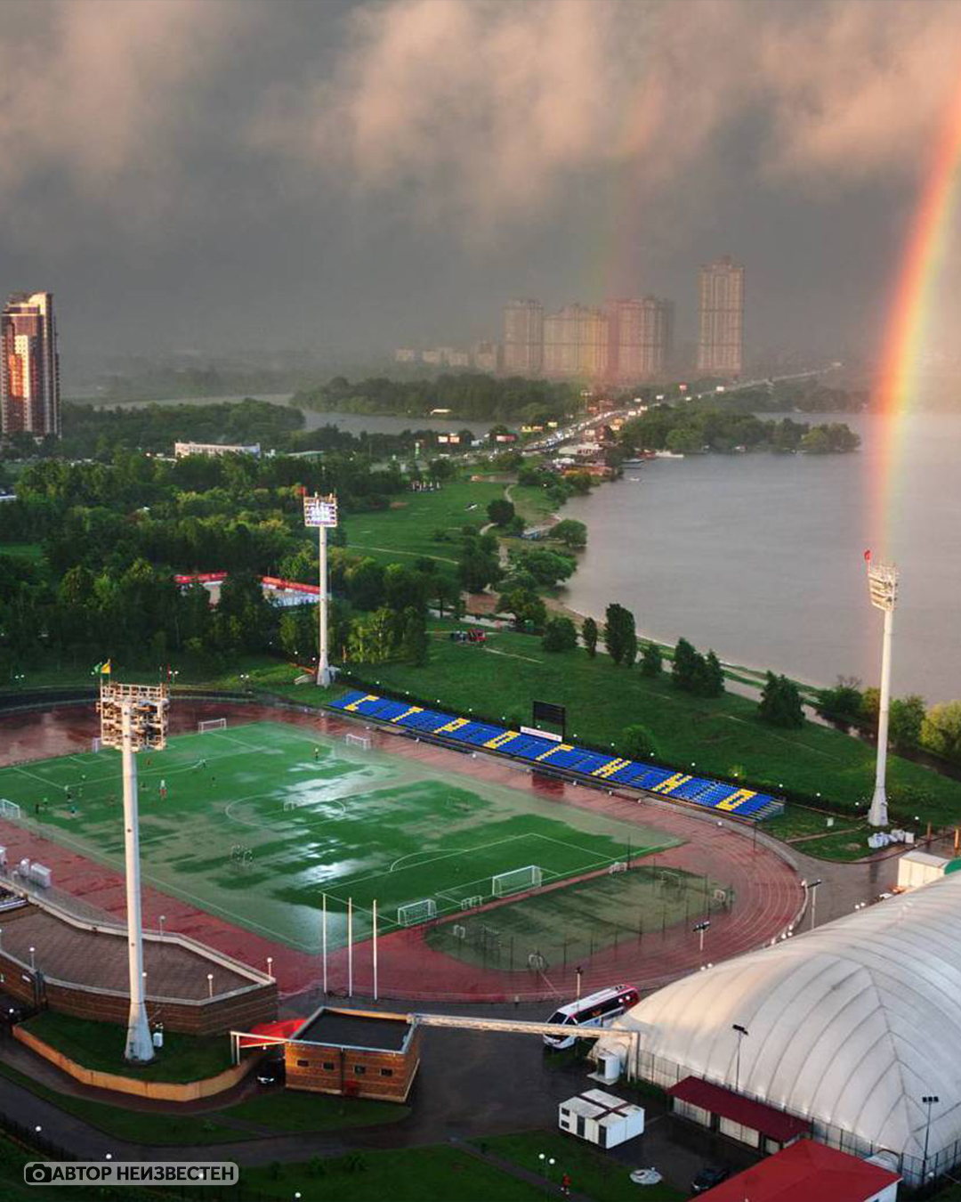 Россия москва строгино. Стадион янтарь в Строгино. Стадион ФК Строгино. Район Строгино. Строгино район Москвы.