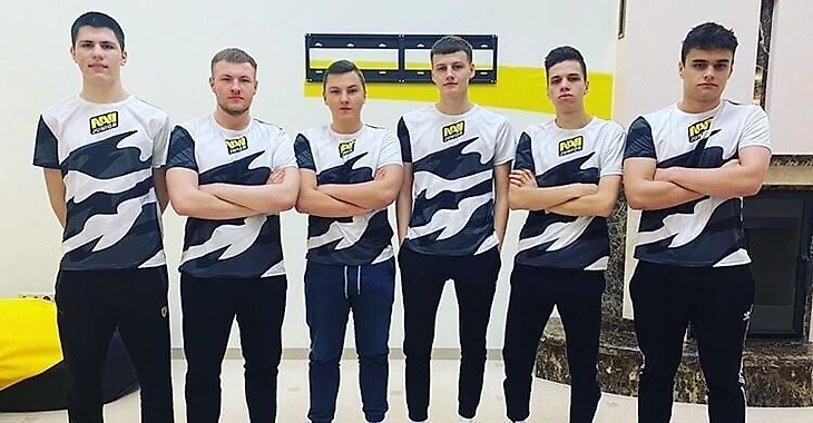 B1t (Первый слева) и NAVI Junior