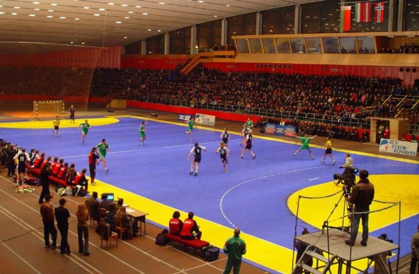 Дворец спорта "Уручье". Россияне и украинцы начнут евроотбор в мекке белорусского гандбола, изображение №5
