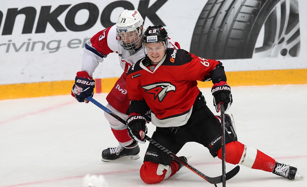 Коронавирус захватил наш хоккей: вспышки в ЦСКА, «Спартаке» и «Авангарде», еще в трех клубах – зараженные. Старт сезона КХЛ под вопросом