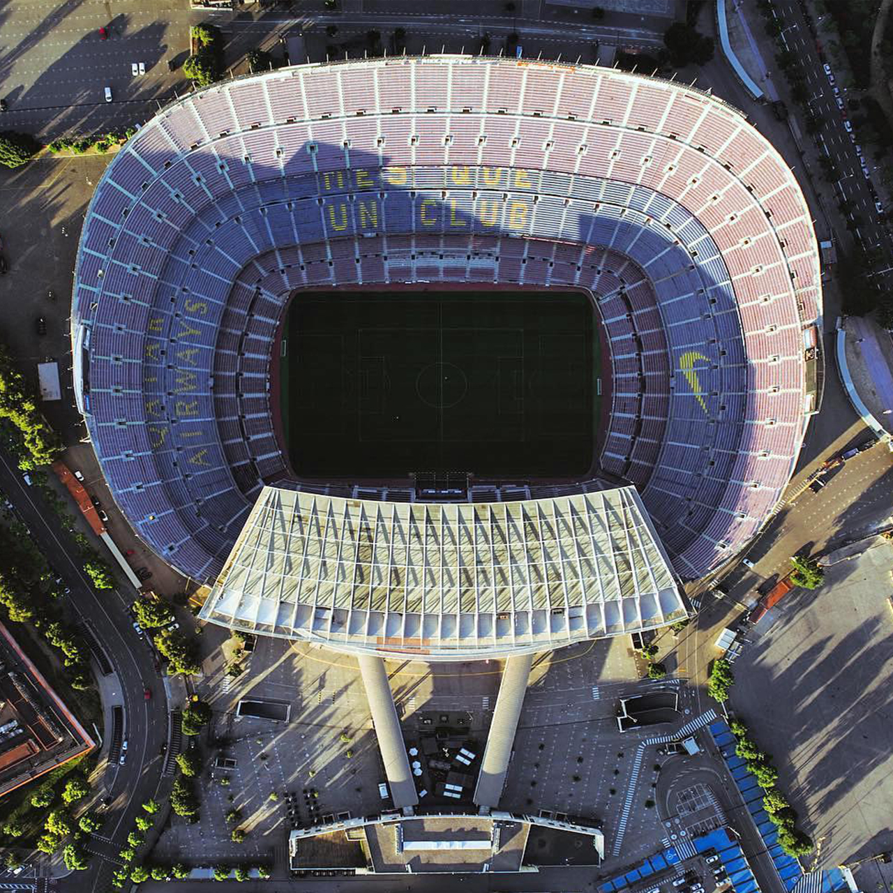 Большие стадионы европы. Стадион Камп ноу вид сверху. Стадион Монако. Самый большой стадион в Барселоне. Camp nou 2026.