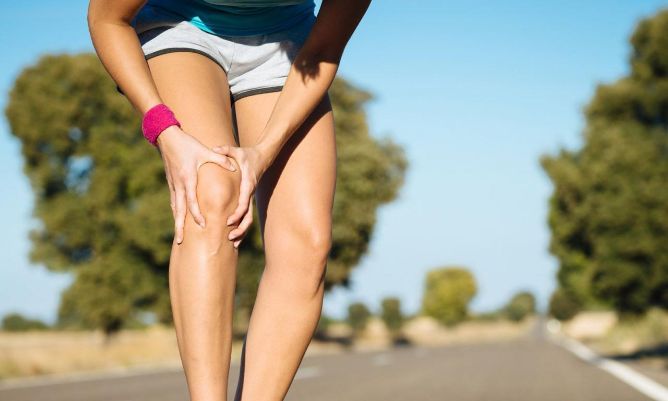 Боль в коленях после бега – признак серьезной болезни?