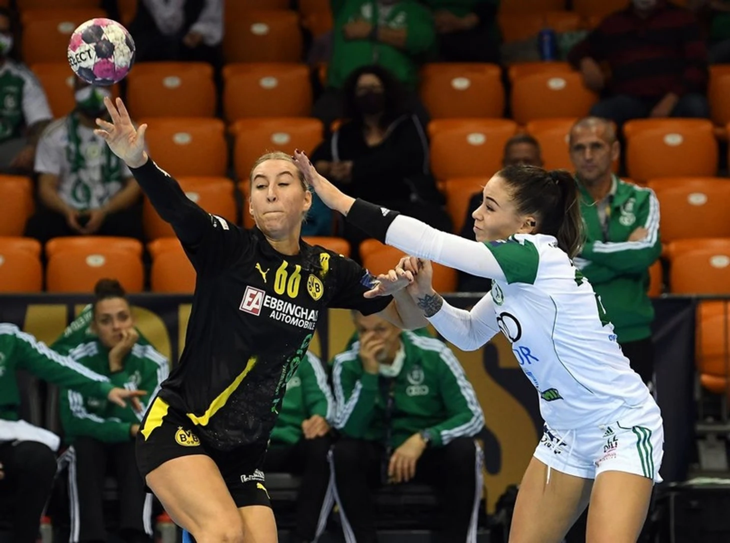 Лига чемпионов. "Дьер" против "Боруссии". И время, и место встречи изменить можно, изображение №2