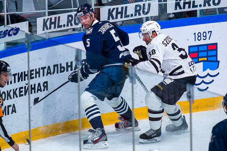 Захарчука нужно отстранять по-максимуму. Чтобы спасти других игроков