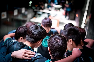 Звери в защите. Как Immortals не позволили сломать нексус Team EnVyUs