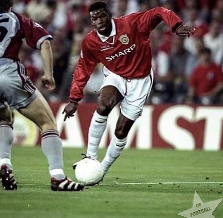 Поль Погба в форме &quout;Манчестер Юнайтед&quout; 1994 года