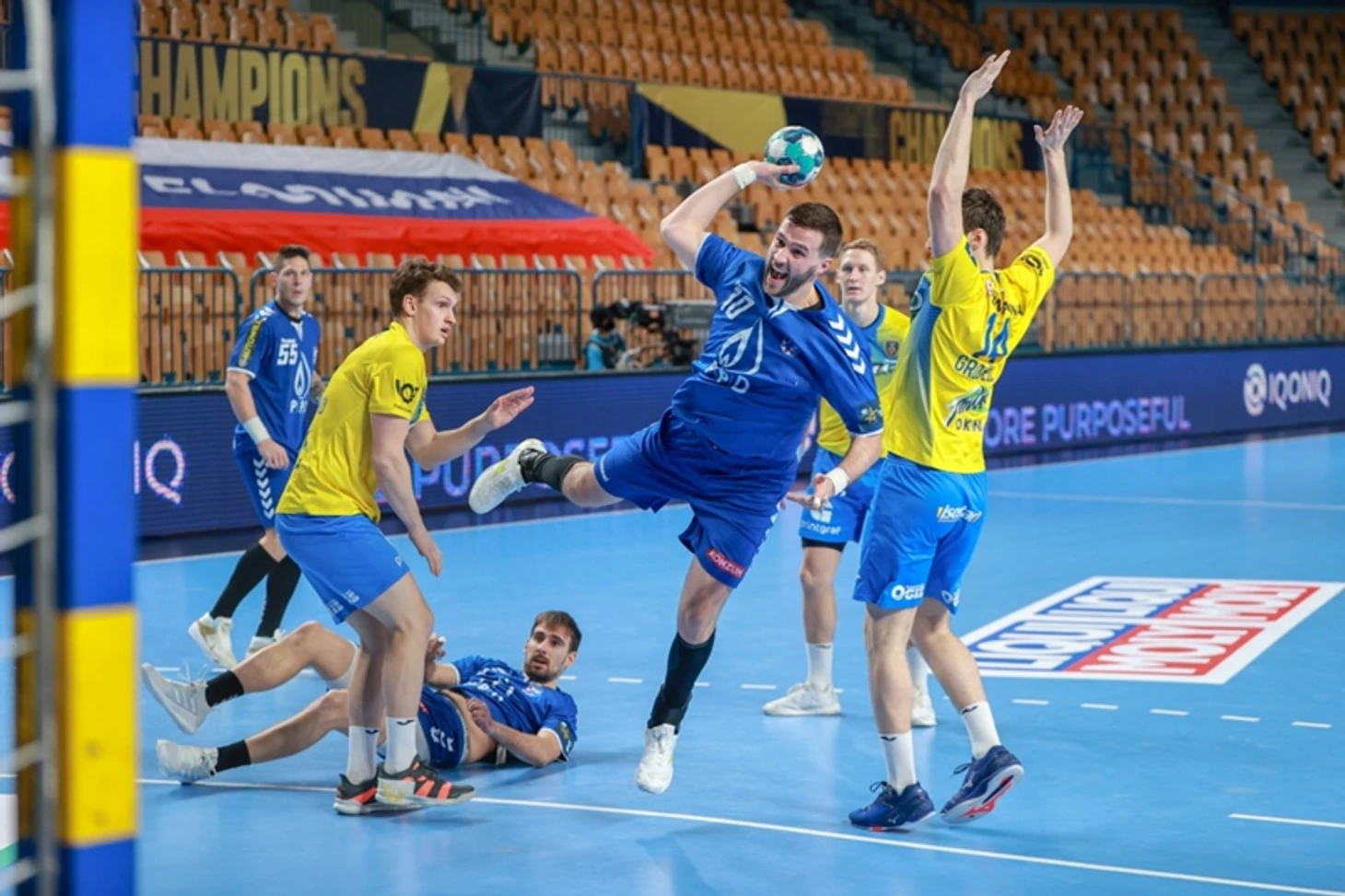 Лига чемпионов. "Веспрем" без реванша, "Порту" без спасения, "Загреб" без первых очков, изображение №3