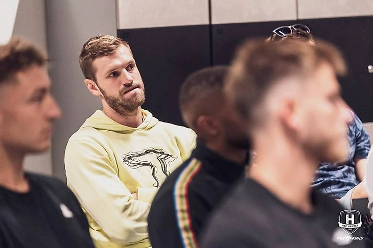 Александр Шкуринский: "Были осложнения, но сейчас все хорошо. Во втором матче с Чеховом должен сыграть", изображение №5