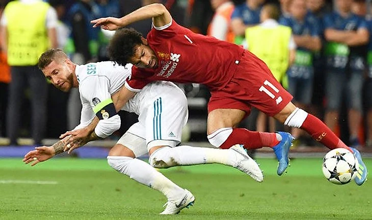 Рамос приемом из самбо выводит из игры Салаха