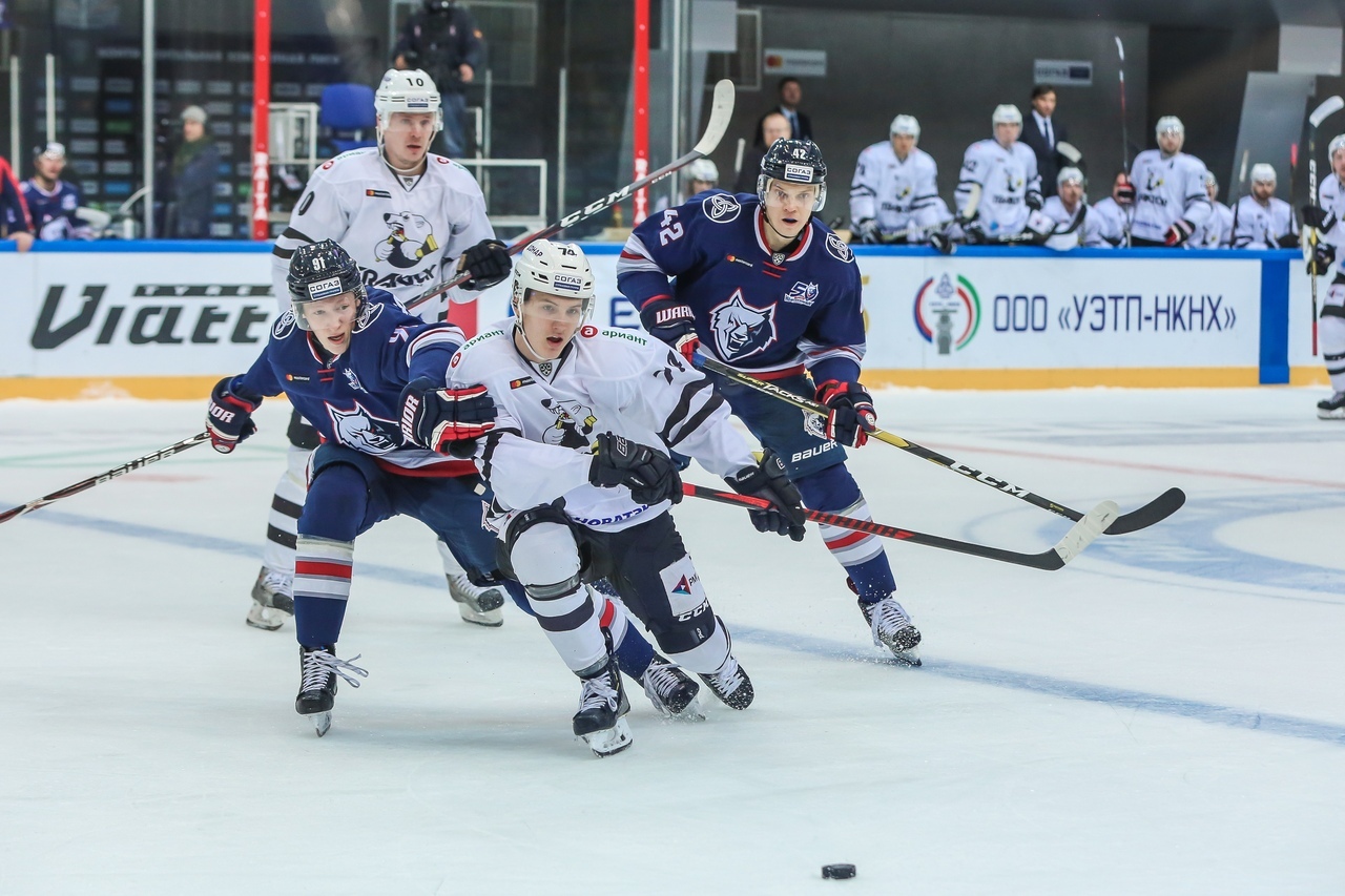 Безбашенный матч с «Автомобилистом» и расторжение контрактов: что происходит с нижнекамским «Нефтехимиком»?