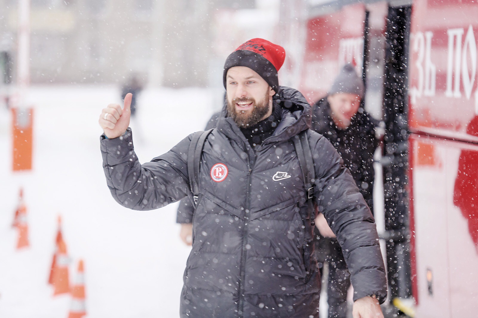 «ЖИВИ ХОККЕЕМ И КАЙФУЙ ОТ ЭТОГО». АРТЕМ БОРОДКИН О СЕЗОНЕ ДЛЯ «ВИТЯЗЯ», РОДНОМ ЧЕЛЯБИНСКЕ И ВОСПИТАНИИ СЫНА