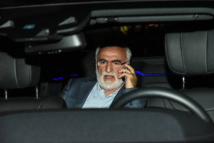 ПАОК обожает Саввиди. Фанаты приносили на стадион портреты, игроки надевали маски с его лицом